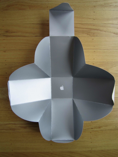 apple-store-origami-tshirt-box